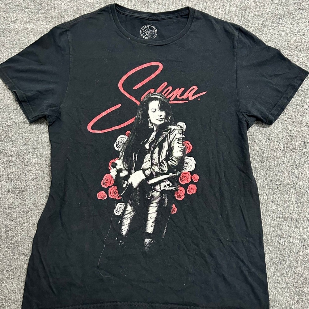 Selena T-Shirt Womens Size M Black Graphic Quintanilla Roses Short Sleeve Cotton